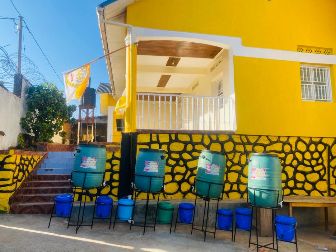 Don de dispositifs de lavage des mains par la Fondation Kenda
